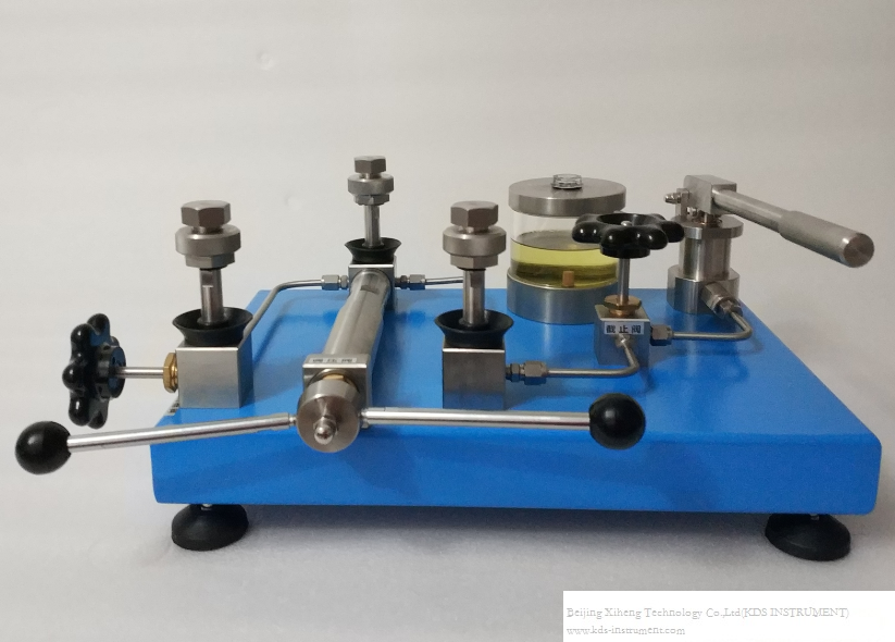 KT100 Hydraulic  comparator